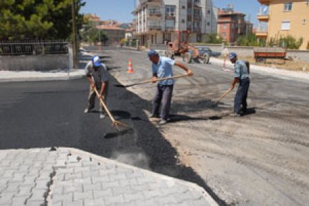 Kaldırım Ve Yollar Yenilendi