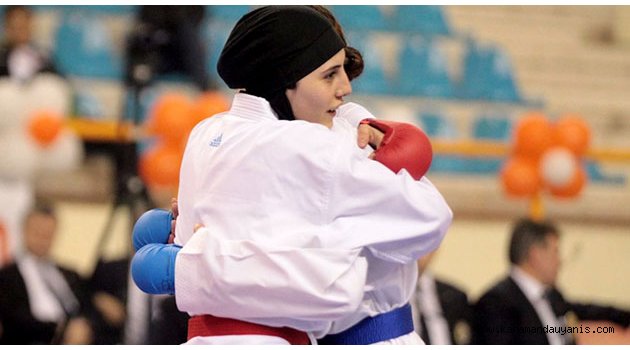 KARATE’DE ALMANYA’DA BİRİNCİ OLDU