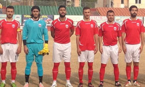 Kendi Sahasında Yenildi