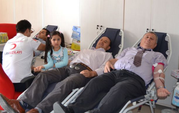 Kızılay Kan Bağışı Devam Ediyor