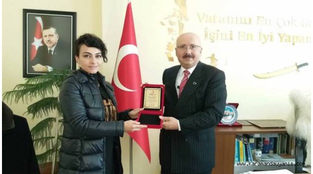 KIZILAY'DAN TEŞEKKÜR PLAKETİ