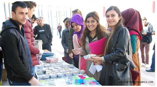 KMÜ ÖĞRENCİLERİNDEN AŞURE İKRAMI