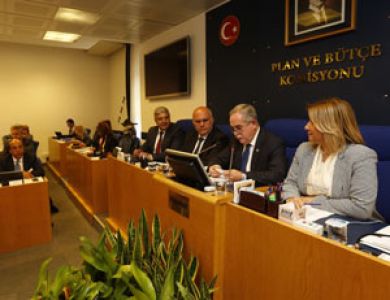 Komisyondan Geçti