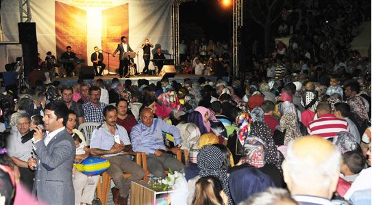 Konser Alanı Doldu
