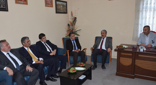 Konuk Ve Dr. Şeker Karaman Kamu-sen’in Ziyaret Etti