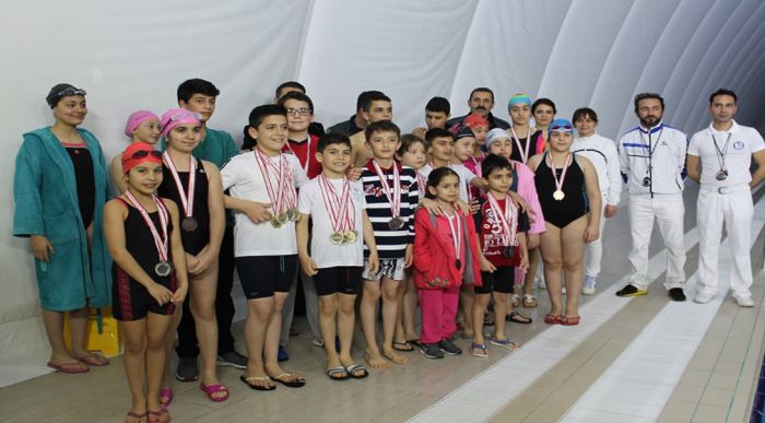 Kulaçlar Birincilik İçin Atıldı