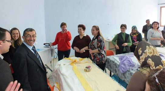 Kültür Merkezini Ziyaret Etti
