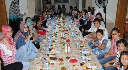 Kuran Kursundan Sevgi Evlerine İftar