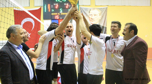 KURUMLAR ARASI VOLEYBOLDA ŞAMPİYONUN ADI “ÖZEL BABAOĞLU KOLEJİ”