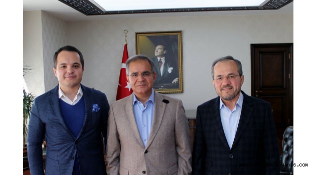 MAKAMINDA KABUL ETTİ