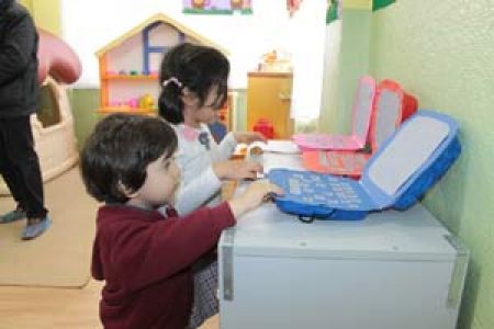 Miniklerden İlk Sergi