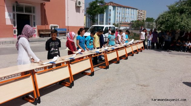 MODEL UÇAK GÖSTERİSİ BEĞENİYLE İZLENDİ