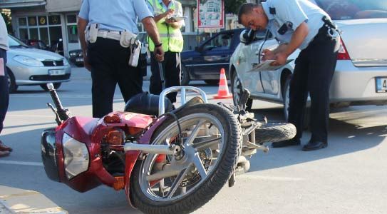 Motosiklet Sürücüsü Yaralandı