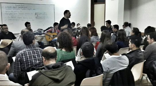 Müzik Sesi Akşamları Da Kesilmiyor