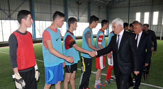 Nike Liseler Arası Halı Saha Futbol Turnuvası Başladı