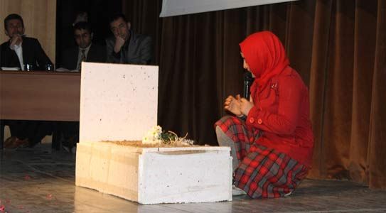 Öğrenciler Adeta Şairlerin Sesi Oldu
