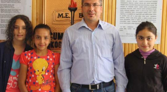 Öğrenciler Buldukları Paraları Teslim Etti