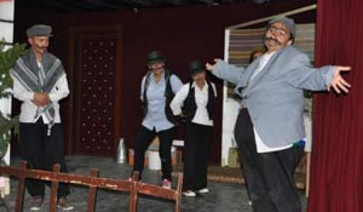 Öğrencilerden Tiyaro Etkinliği