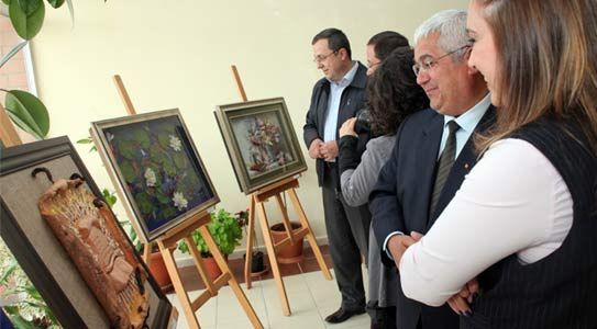 Öğretim Elemanlarından El Sanatları Sergisi