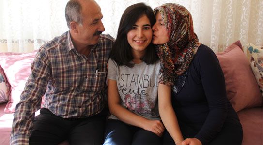 Öğretmeninin Karaciğeri İle Hayata Tutundu,