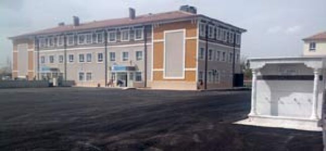 Okul Bahçeleri Asfaltlandı