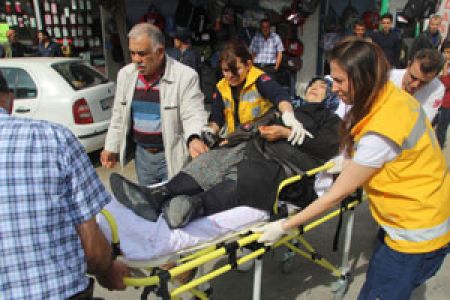 Oto’nun Çarptığı Yaşlı Kadın Yaralandı