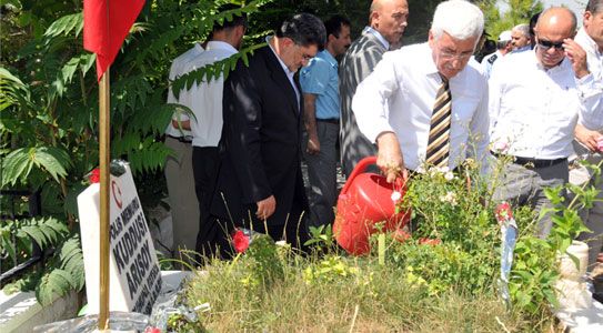 Polis Ve Garnizon Şehitliği Ziyaret Edildi