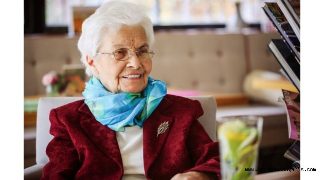 PROF. DR. AYŞE BAYSAL VEFAT ETTİ