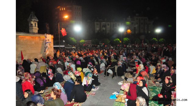 SABAH NAMAZI MEYDANDA KILINDI