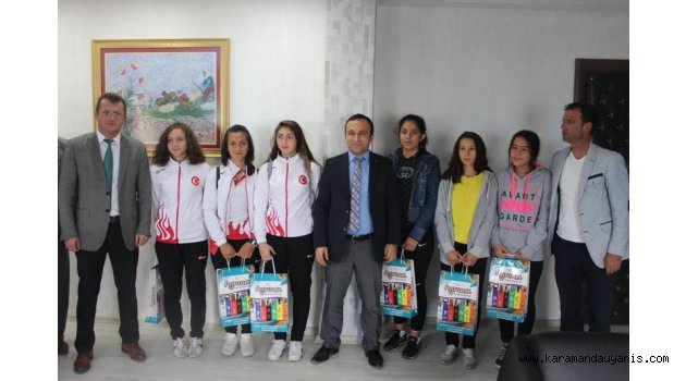 ŞAMPİYON BİSİKLETÇİLERDEN ZİYARET