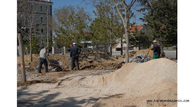 SARI ÇİÇEK PARKI YENİLENİYOR