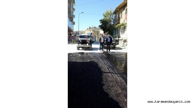 SARIVELİLER’DE ASFALTLAMA