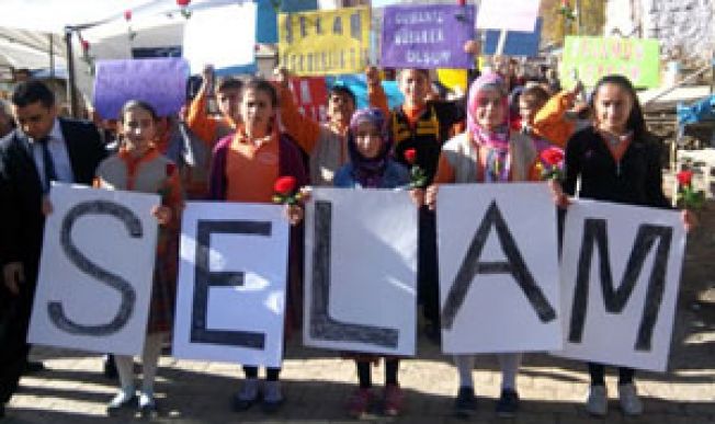 Sarıvelilerden Dünyaya Selam