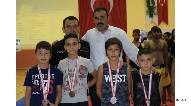 ŞEHİTLERİ ANDILAR