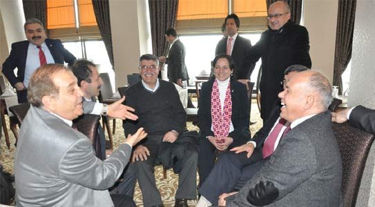 Siyasiler Kaynaştı