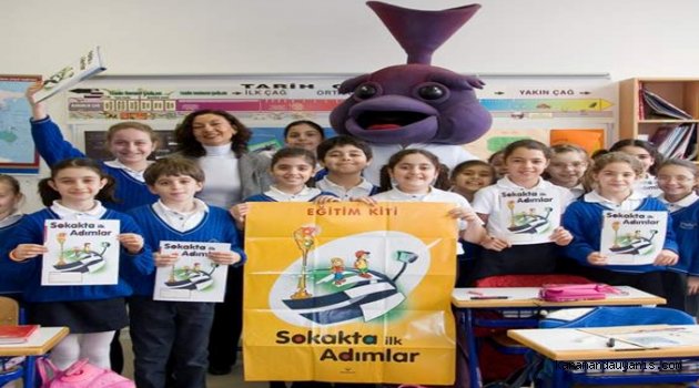 SOKAKTA İLK ADIMLAR 13&#039;NCÜ KEZ KARNE VERDİ