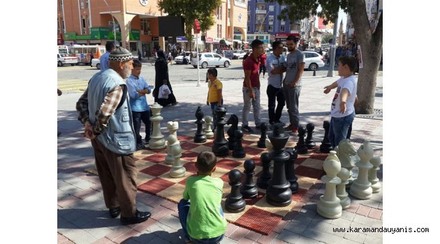 SOKAKTA SATRANÇ PROJESİ