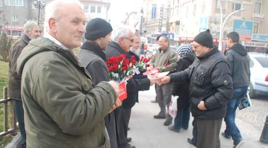 Sp Kandil Günü Gül Dağıttı
