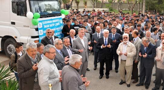 Suriye’ye Yardım Tırı Dualarla Uğurlandı