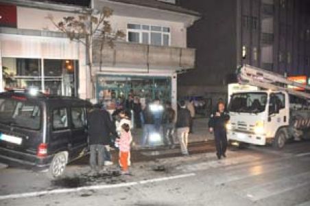 Süt Kamyonu Kamyonete Çarptı 5 Yaralı