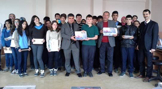 Tablet Bilgisayar Dağıtımları Sürüyor