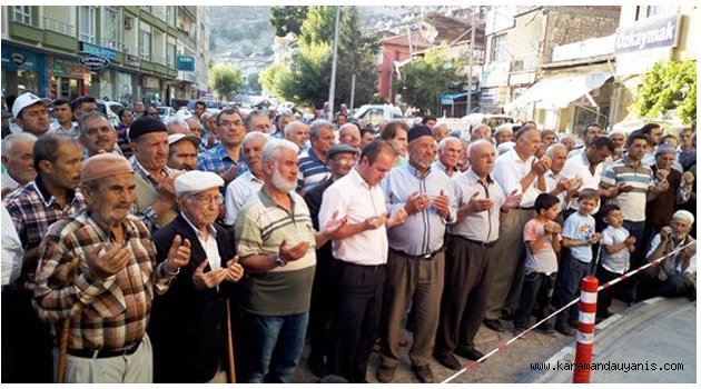 TAŞELİ’DE HACI ADAYLARI UĞURLANDI