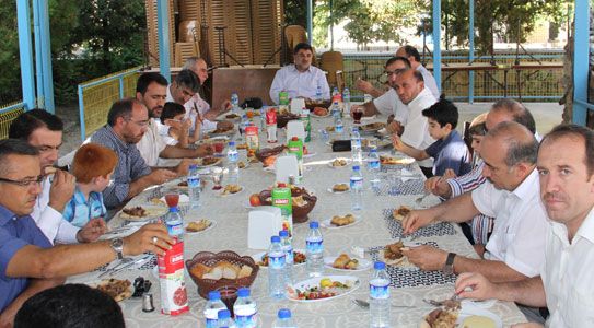 Tayini Çıkan İlçe Müftülerine Veda Yemeği