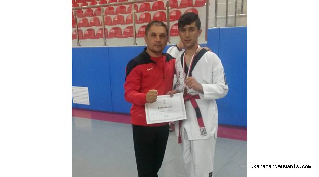 TEKVANDO’DA TÜRKİYE ŞAMPİYONU OLDU