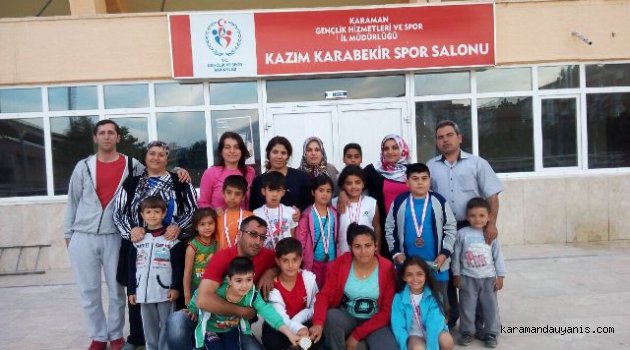 TENİSÇİLER AFYON’DAN BAŞARILARLA DÖNDÜLER
