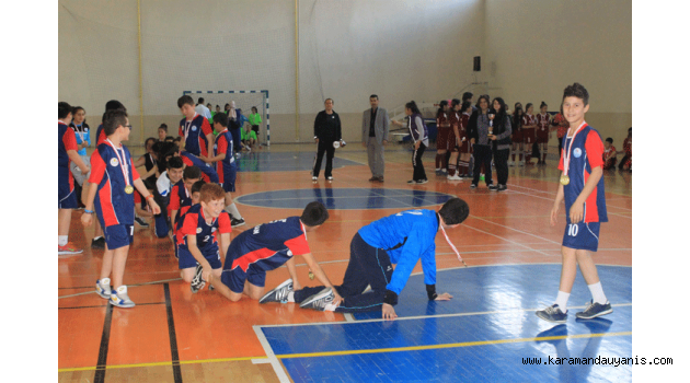 TİMSAH YÜRÜYÜŞÜ YAPARAK KUTLADI