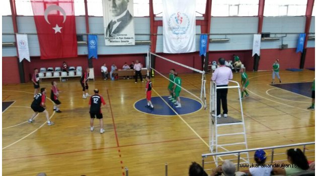 TIP BAYRAMI VOLEYBOL TURNUVASI BAŞLIYOR