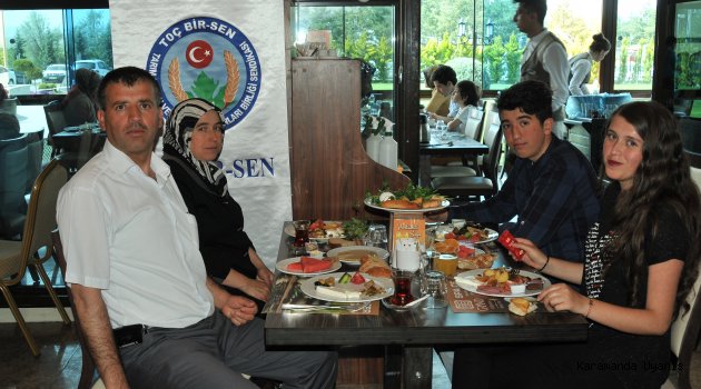 TOÇ BİR-SEN AİLESİNDEN KAYNAŞMA KAHVALTISI