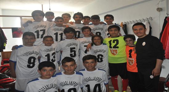 U-14’de 1905 Aslanspor Şampiyonluğa Koştu