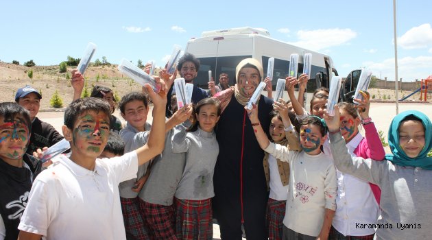 ‘ÜLKEM İÇİN DEĞER’ PROJESİ İLE 2 KÖY  OKULUNA KİTAP DESTEĞİ